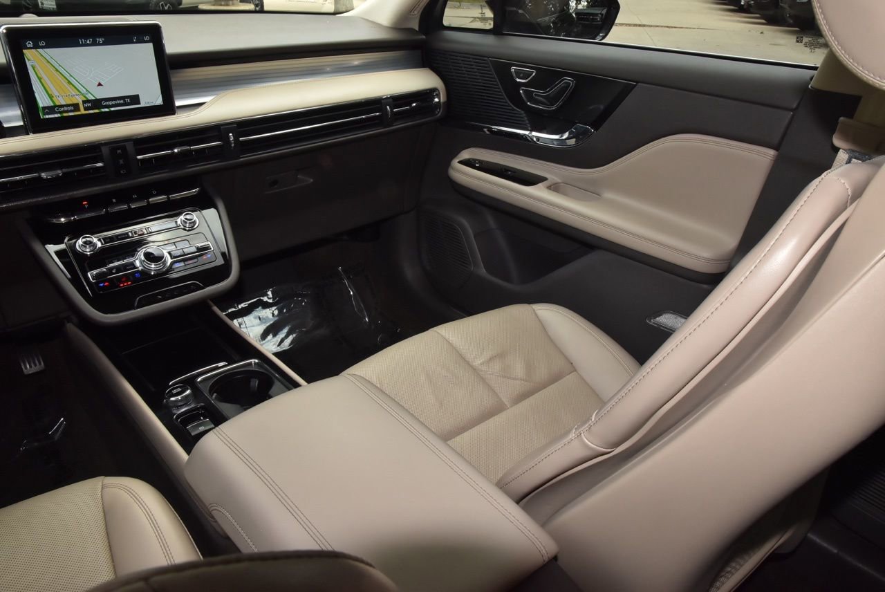 Used 2022 Lincoln Corsair FWD w/ Premium Package image 17