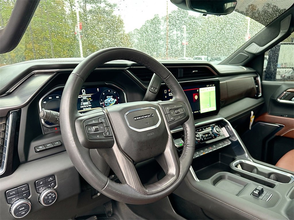 Used 2024 GMC Sierra 2500 Denali Ultimate image 10