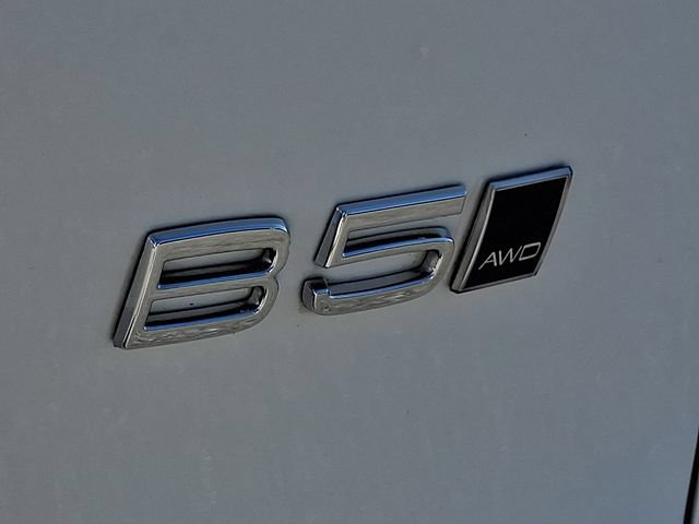 Certified 2024 Volvo XC40 B5 Ultimate w/ Protection Package Premier AWD/4WD image 33