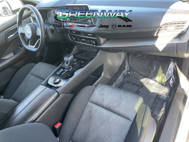 Used 2024 Nissan Rogue SV AWD/4WD image 9