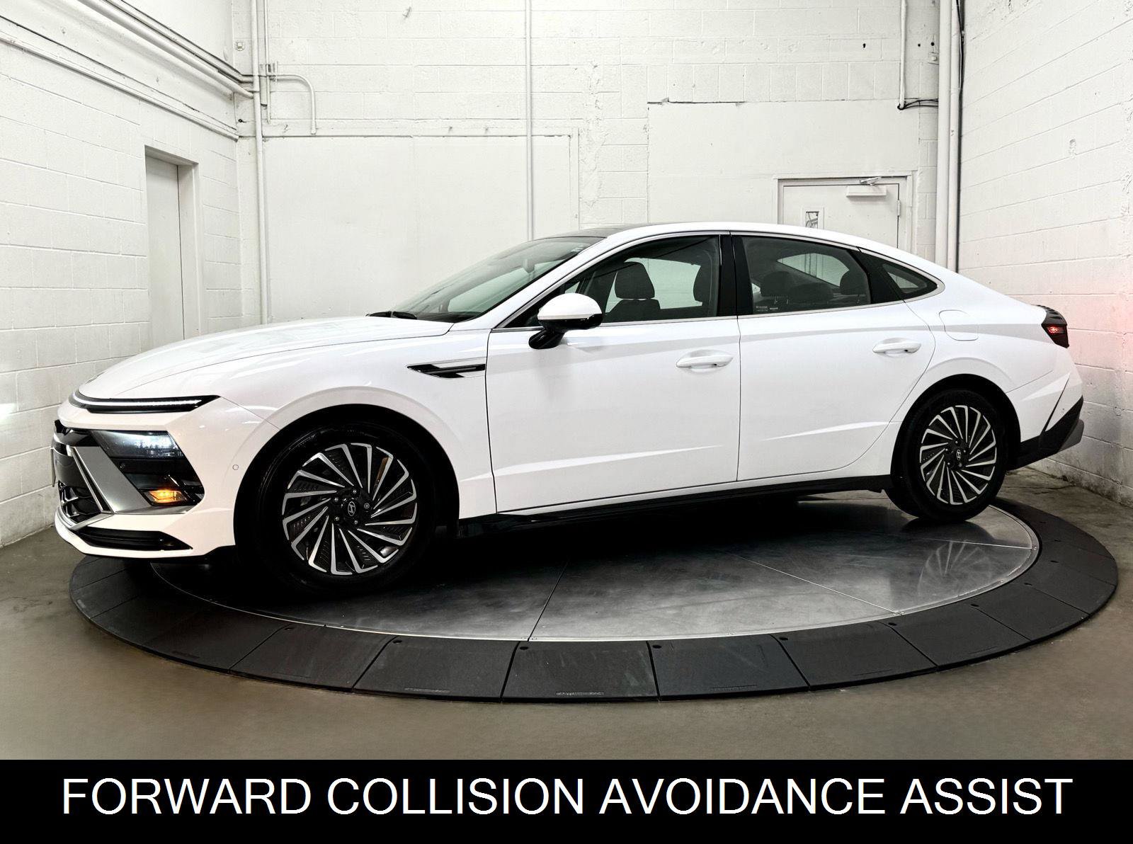 Used 2025 Hyundai Sonata Limited FWD image 4