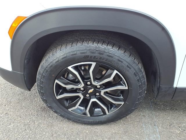 Used 2023 Chevrolet TrailBlazer ACTIV w/ Sun and Liftgate Package image 8