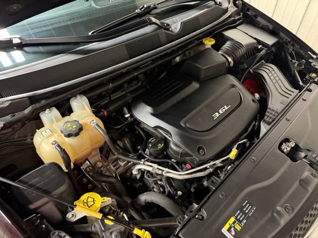 Used 2017 Chrysler Pacifica Limited FWD image 55