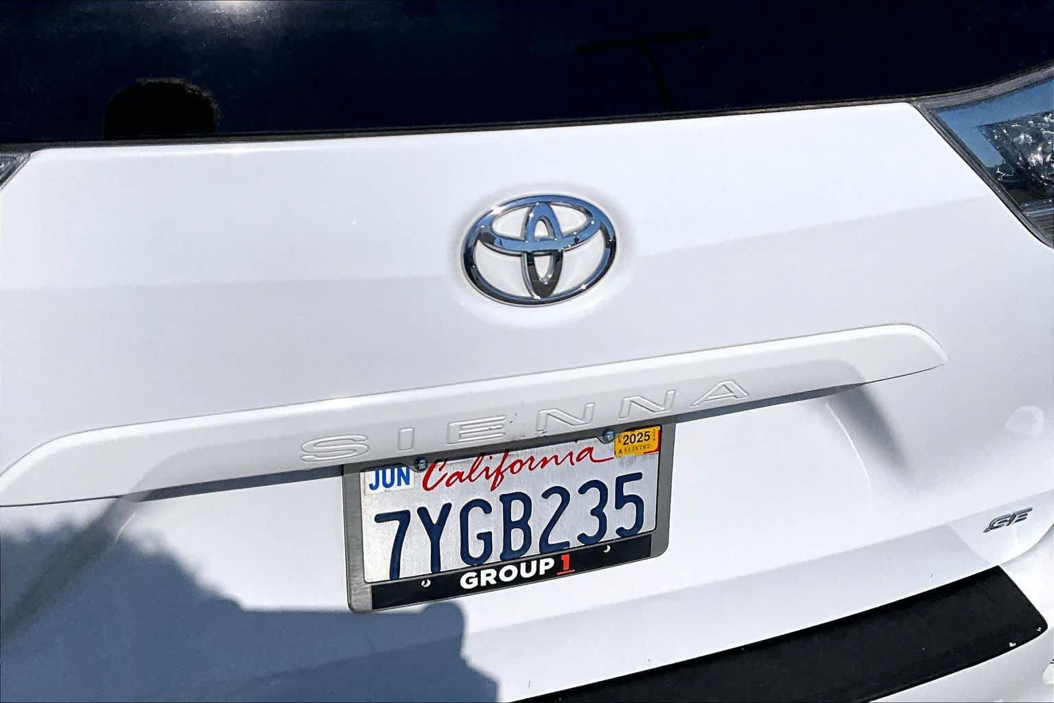 Used 2017 Toyota Sienna SE w/ SE Preferred Package FWD image 30