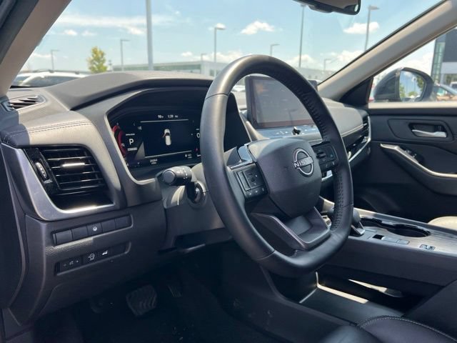 Used 2026 Nissan Rogue SL FWD image 9