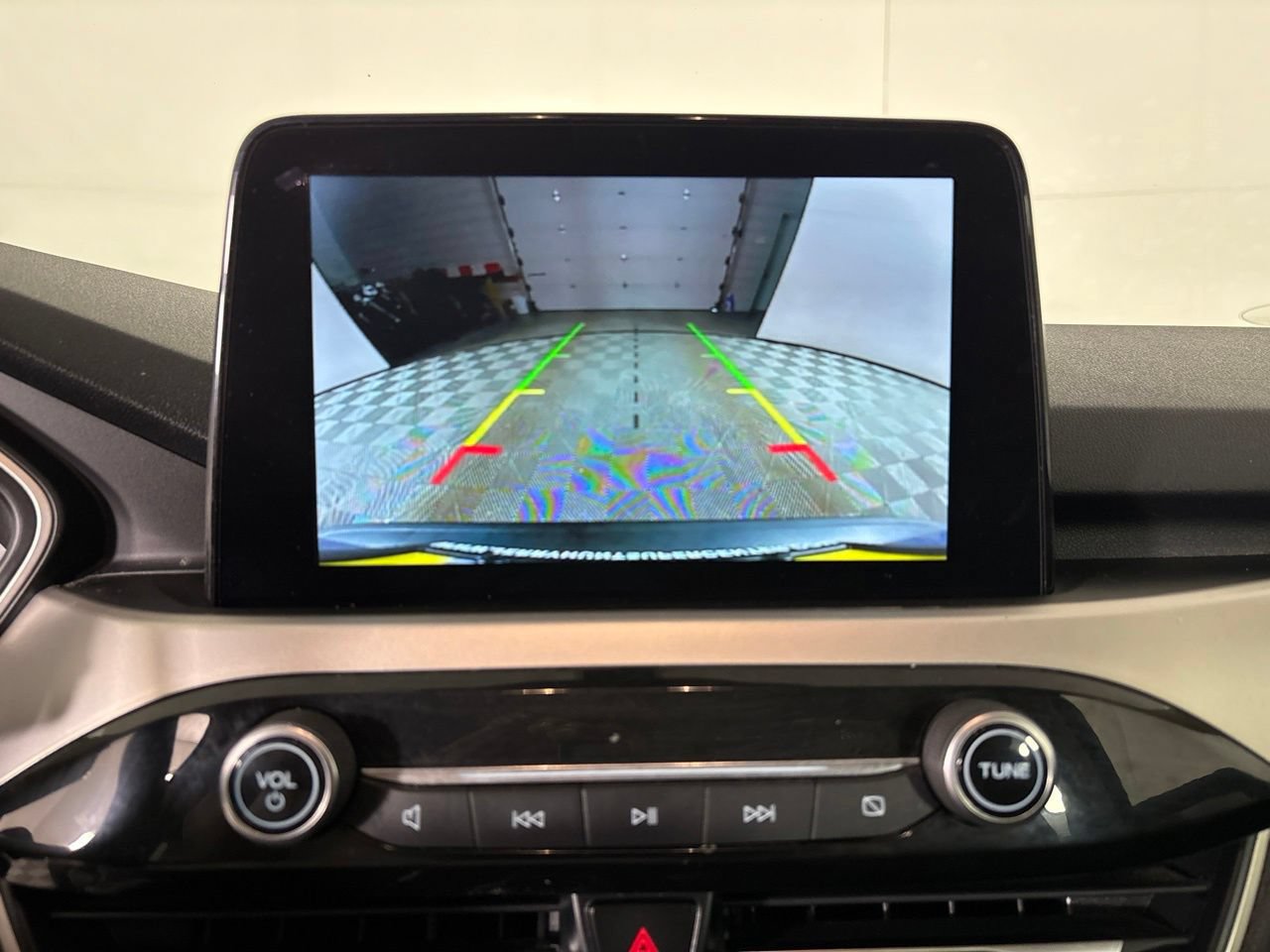 Used 2020 Ford Escape SE FWD image 18