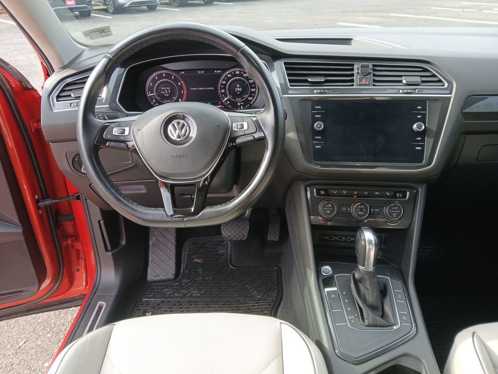 Used 2018 Volkswagen Tiguan SEL Premium image 13