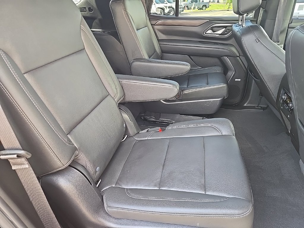 Used 2022 Chevrolet Tahoe Z71 w/ Z71 Off-Road Package AWD/4WD image 34