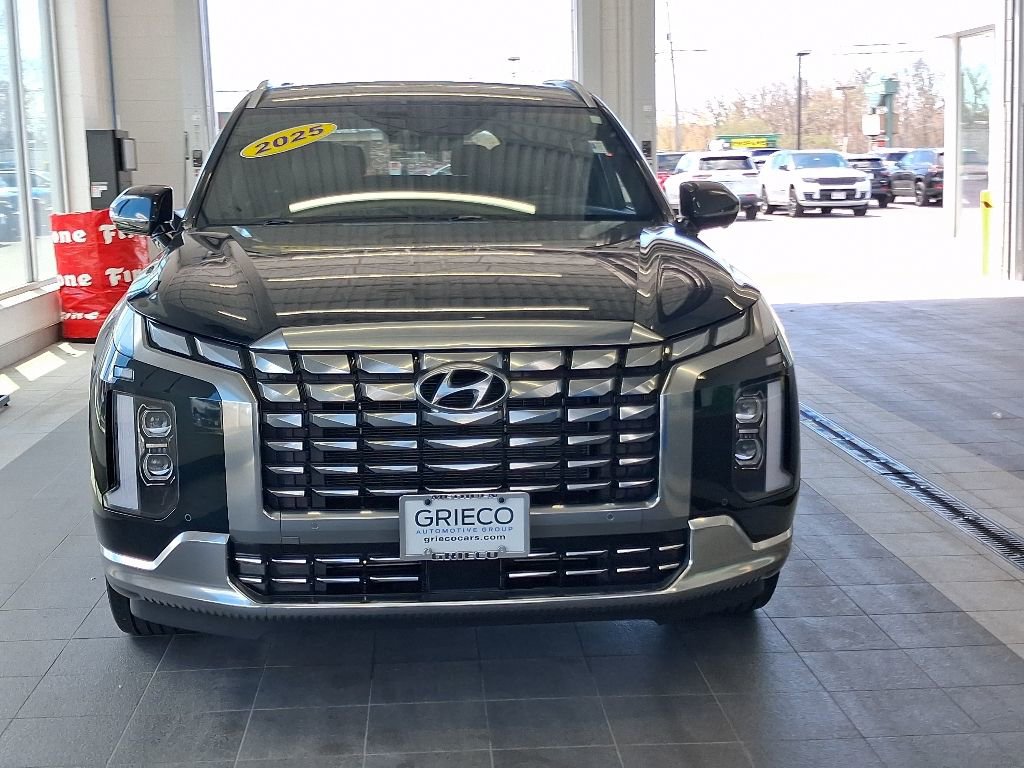 Used 2025 Hyundai Palisade Calligraphy AWD/4WD image 3