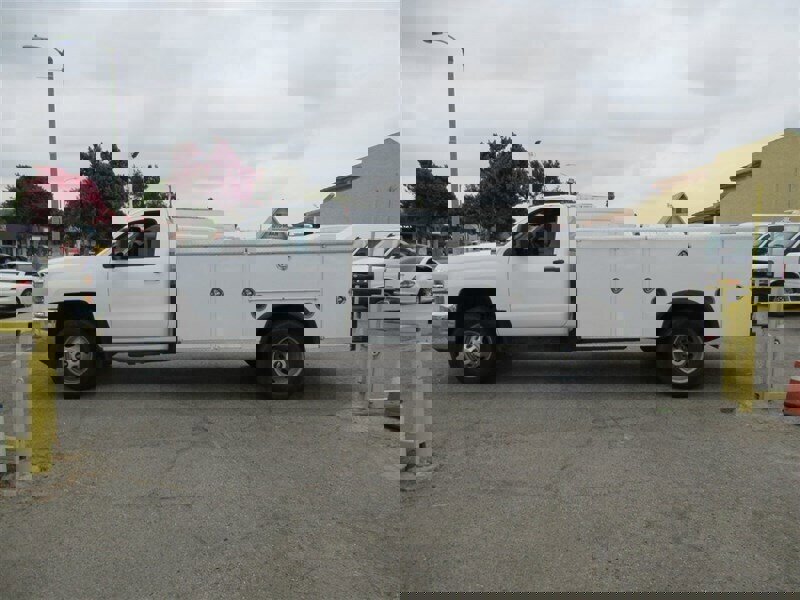 Used 2015 Chevrolet Silverado 3500 W/T image 4