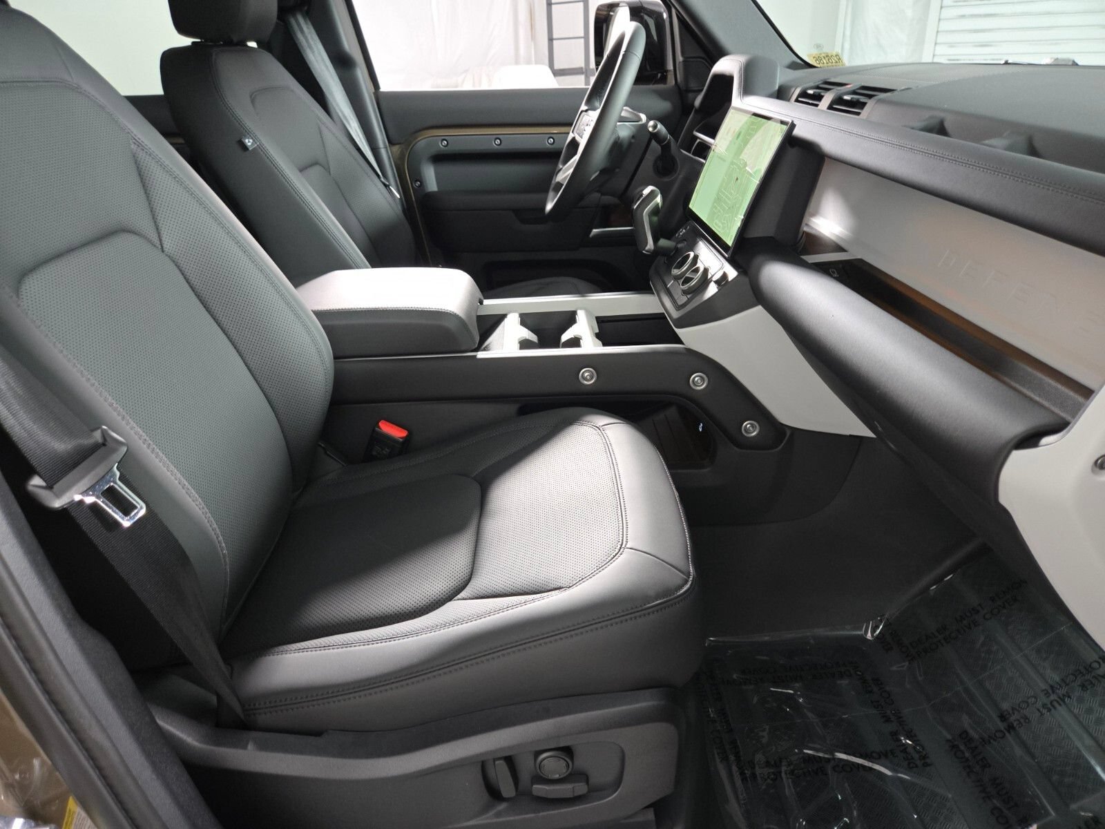 New 2026 Land Rover Defender 110 X-Dynamic SE AWD/4WD image 3
