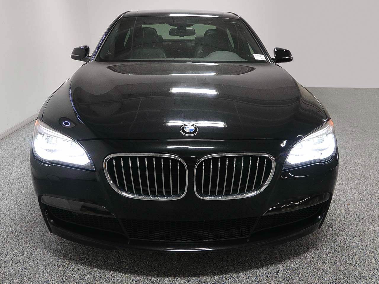 Used 2013 BMW 750i RWD image 3
