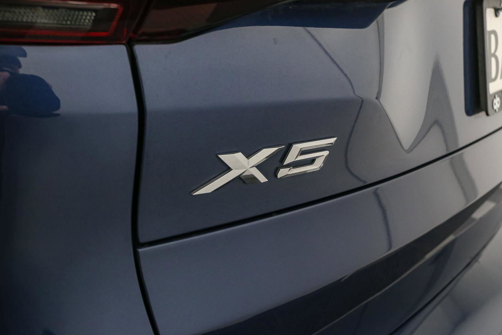 Used 2021 BMW X5 xDrive40i w/ M Sport Package image 11