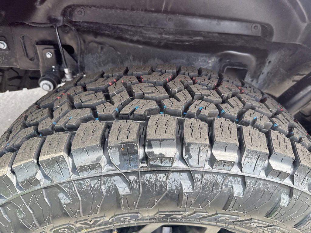 Used 2022 Jeep Gladiator Willys image 10