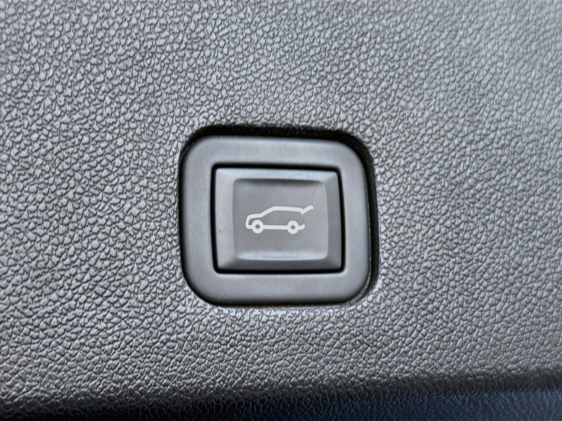 Certified 2024 Cadillac XT6 Premium Luxury FWD image 16
