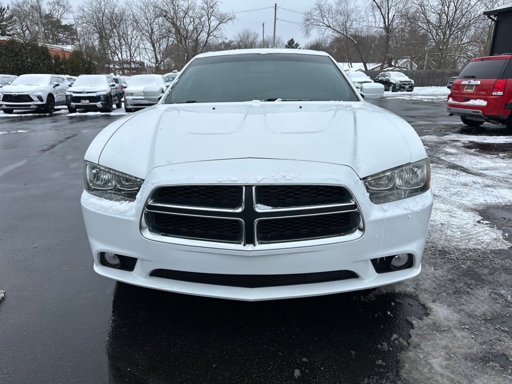 Used 2014 Dodge Charger SXT RWD image 2