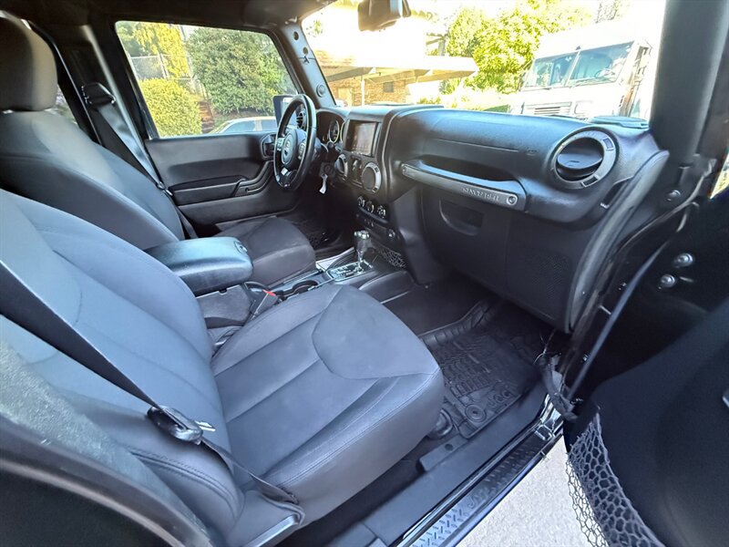 Used 2015 Jeep Wrangler Unlimited Sport w/ Quick Order Package 24S AWD/4WD image 13