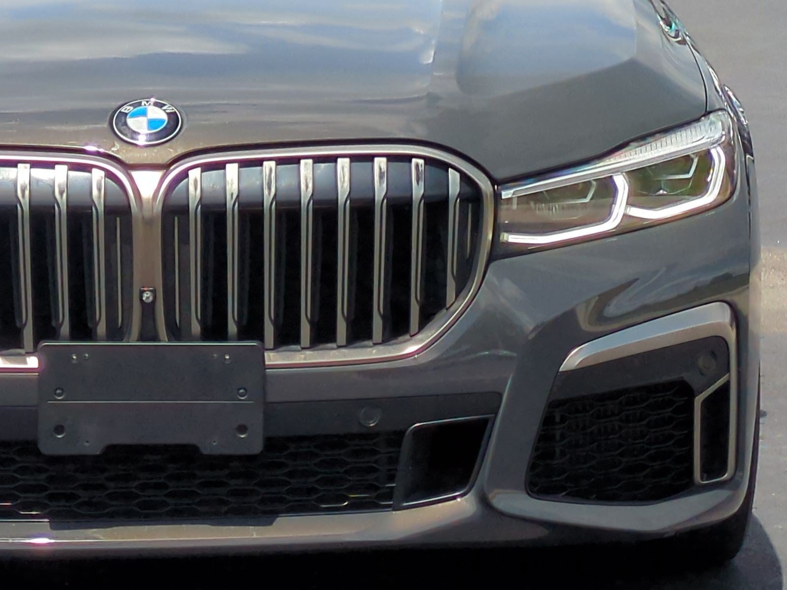 Used 2022 BMW M760i xDrive AWD/4WD image 6