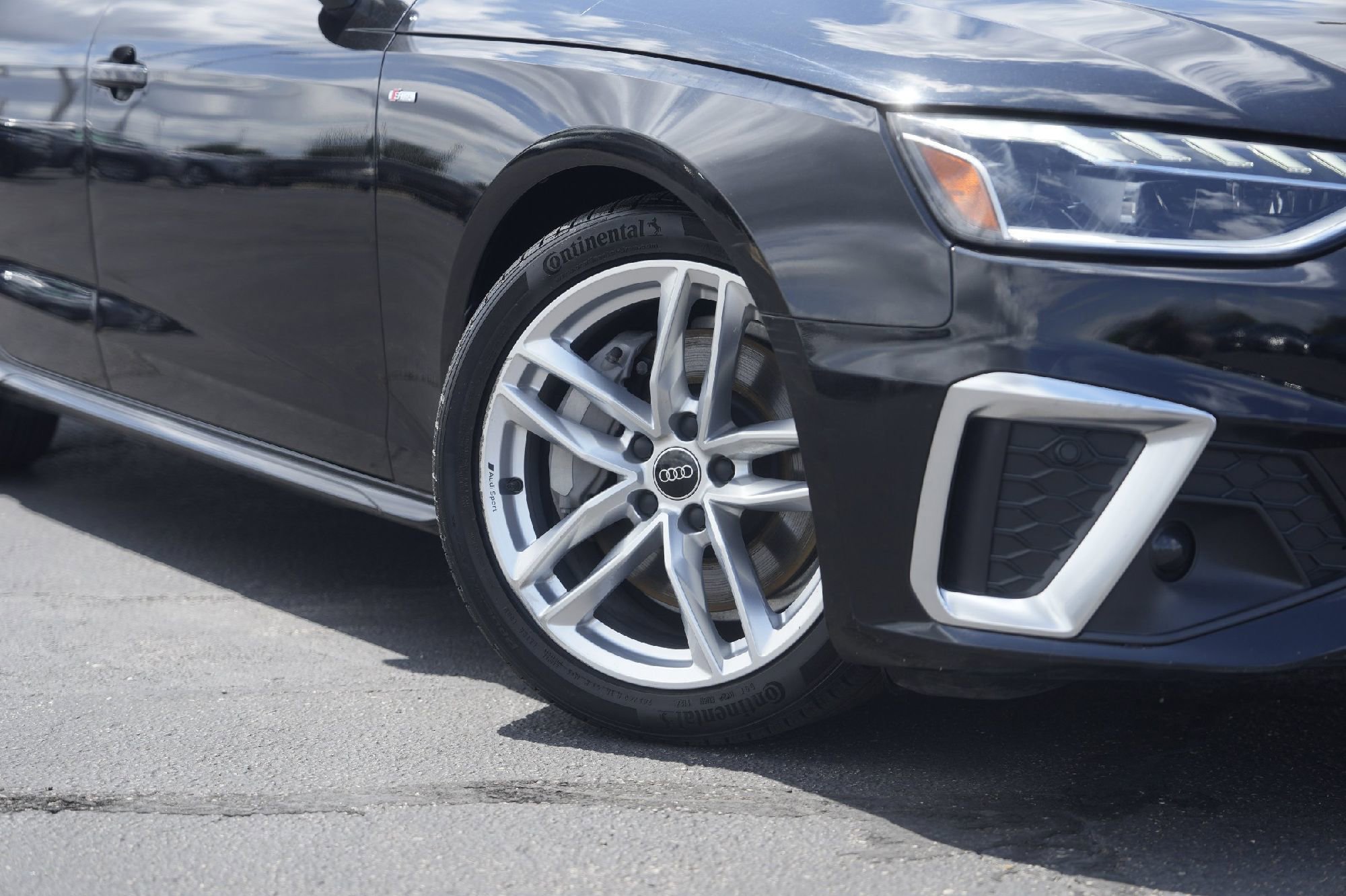 Used 2023 Audi A4 2.0T Premium Plus w/ Premium Plus Package image 2