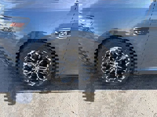 Used 2018 Ford Taurus SHO w/ Driver Assist Package image 15