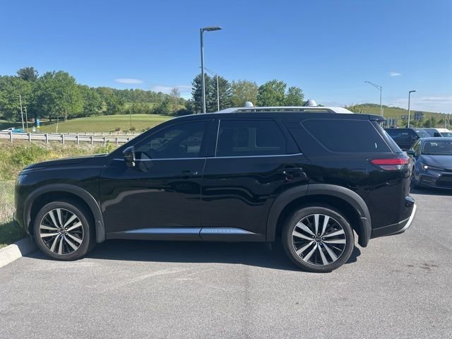 Used 2025 Nissan Pathfinder Platinum w/ Cargo Package image 1