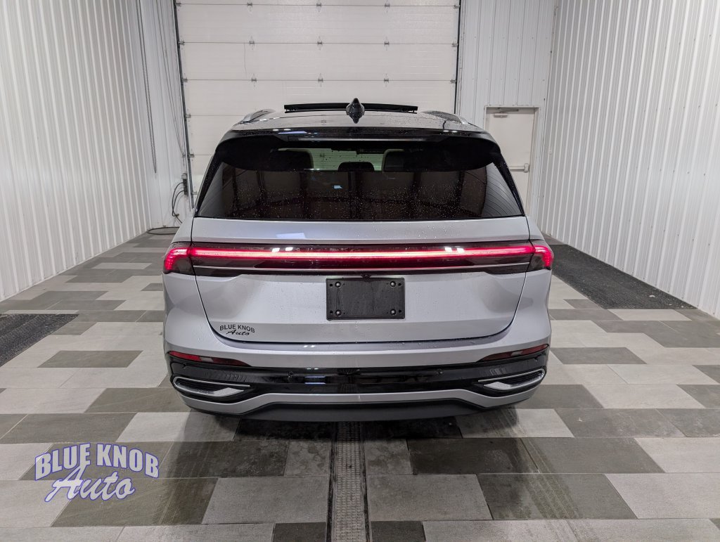 Used 2024 Lincoln Nautilus Reserve w/ Equipment Group 202A AWD/4WD image 3