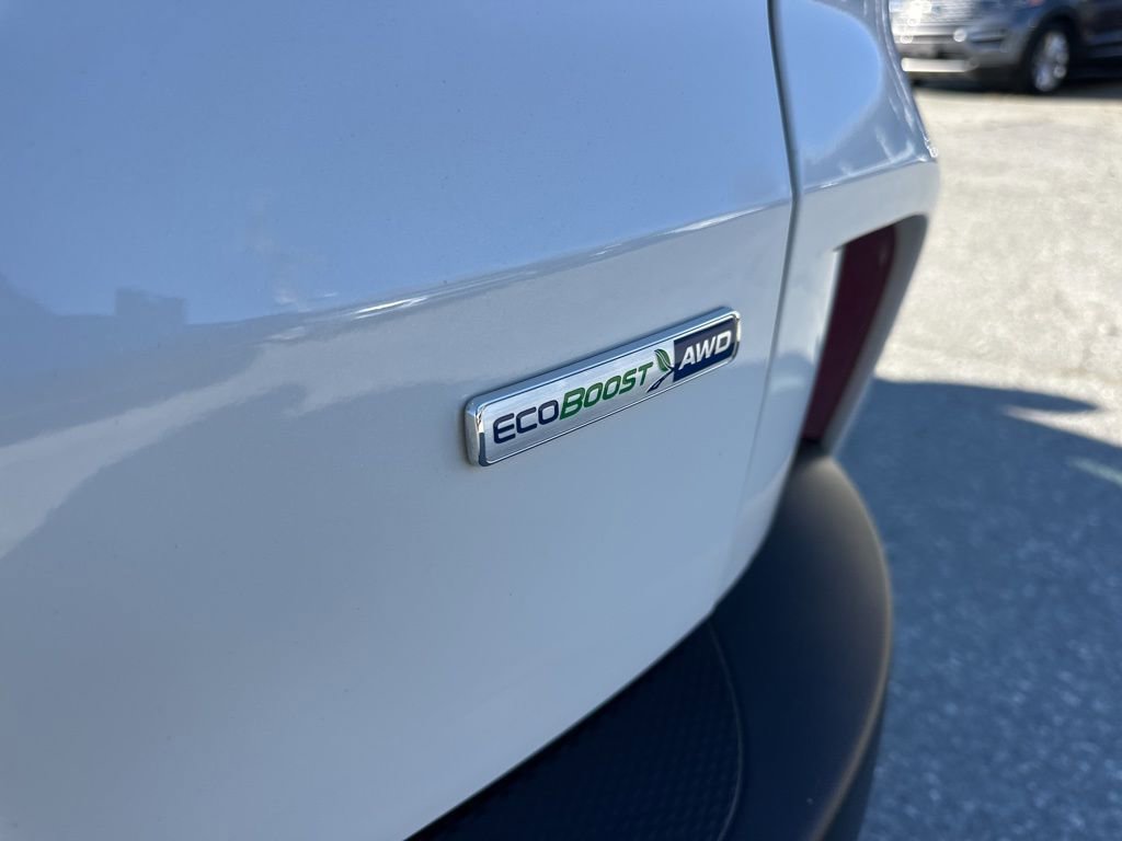 Used 2020 Ford Escape Titanium image 31