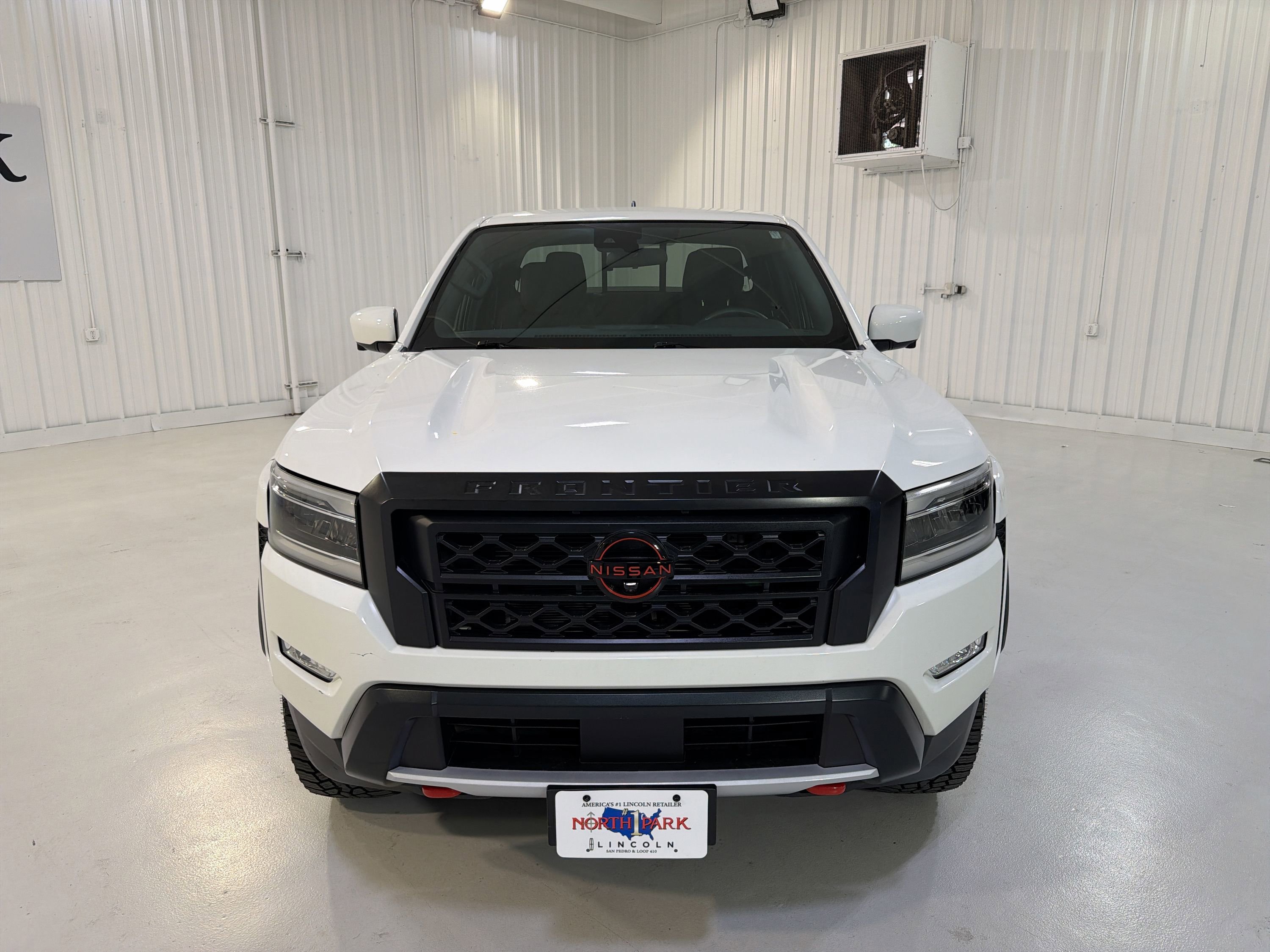 Used 2022 Nissan Frontier Pro-X RWD image 31
