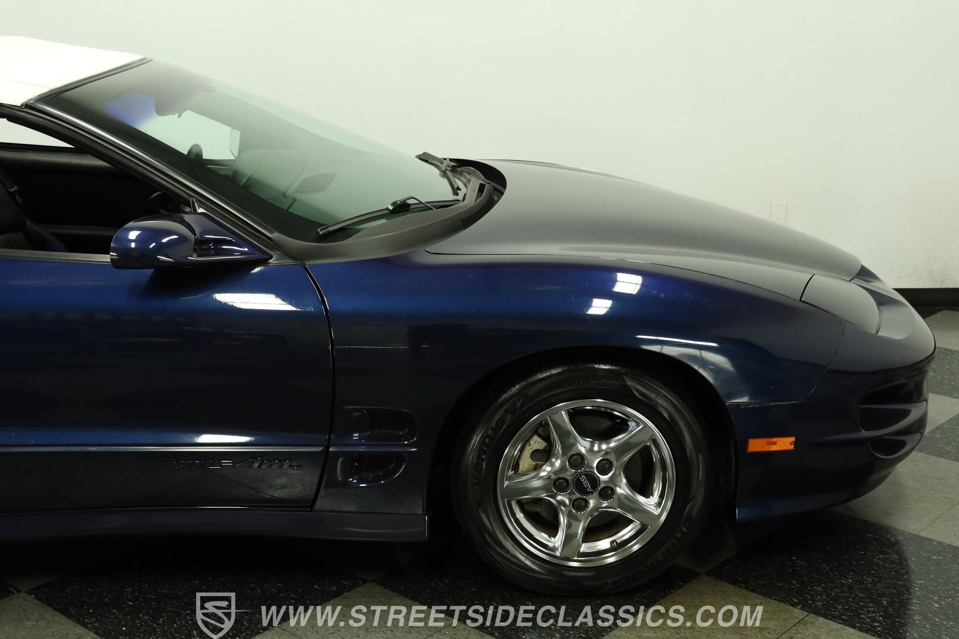 Used 2001 Pontiac Firebird Trans Am RWD image 29