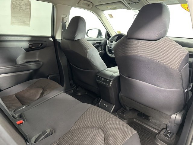 Certified 2023 Toyota Highlander LE image 27