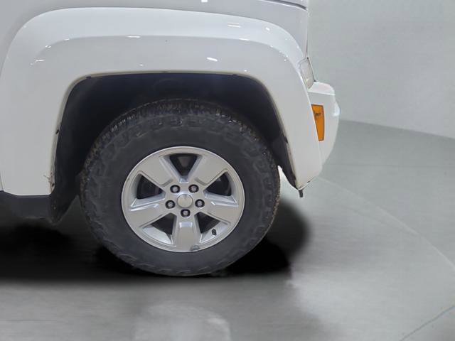 Used 2009 Jeep Liberty Sport image 12