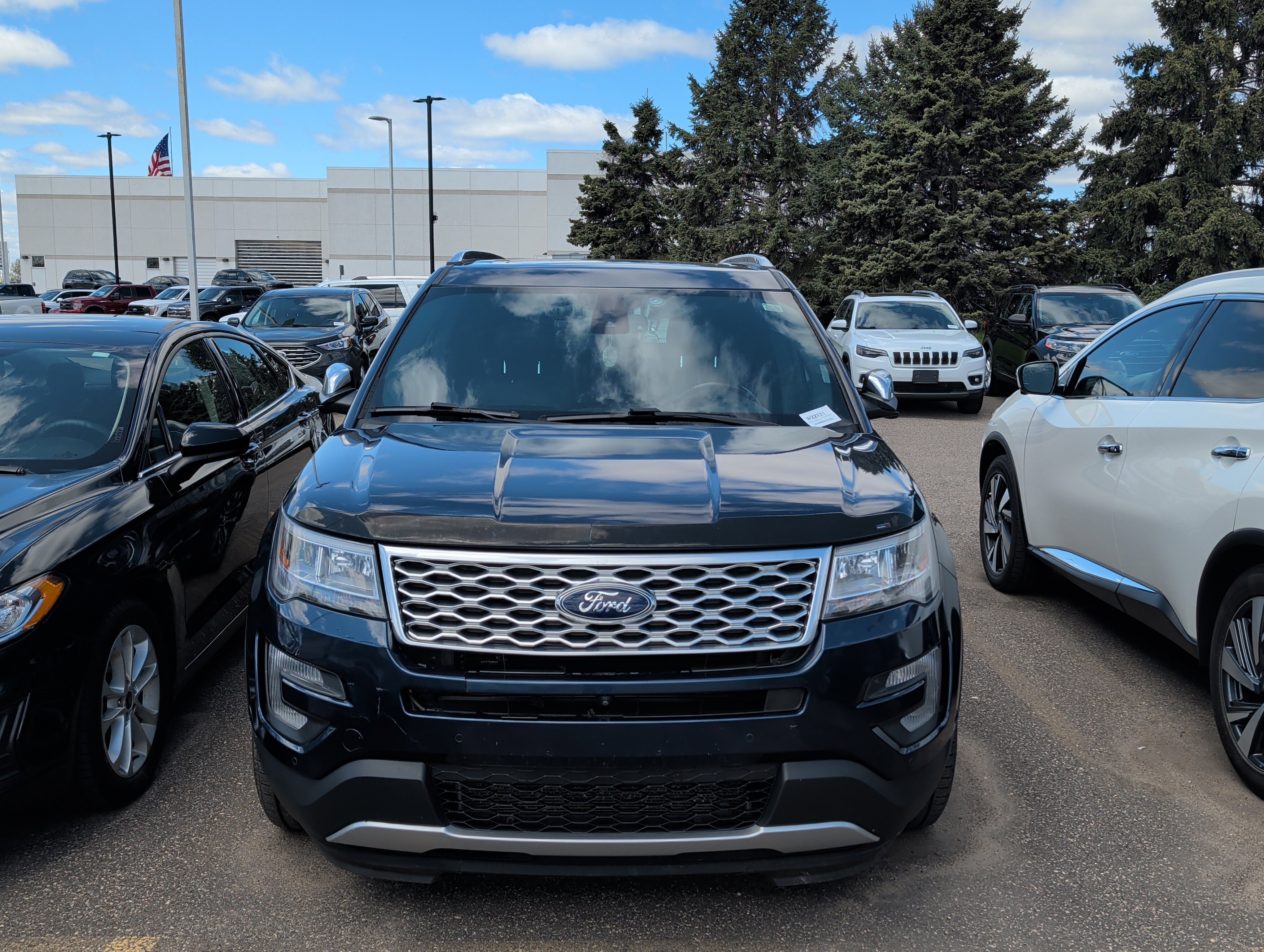 Used 2017 Ford Explorer Platinum AWD/4WD image 6