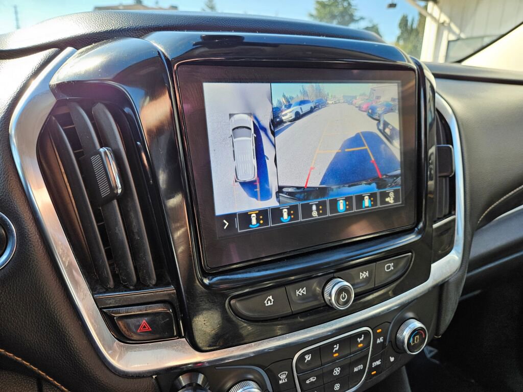 Used 2020 Chevrolet Traverse RS image 11