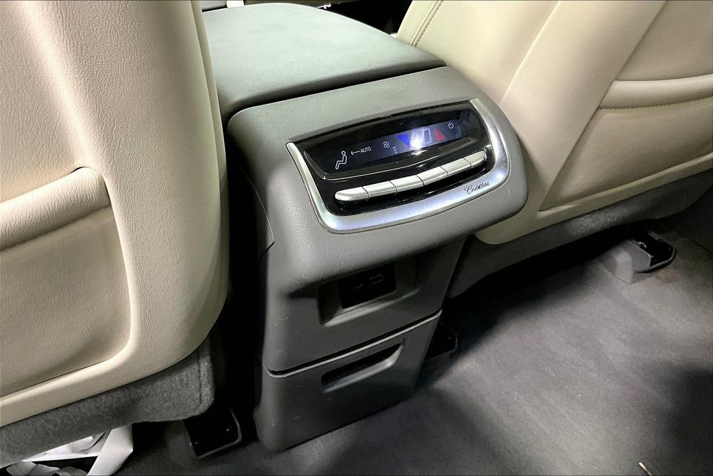 Used 2021 Cadillac XT6 Premium Luxury image 31