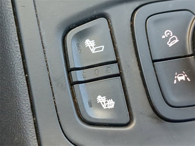 Used 2021 GMC Terrain SLT w/ Elevation Edition image 26