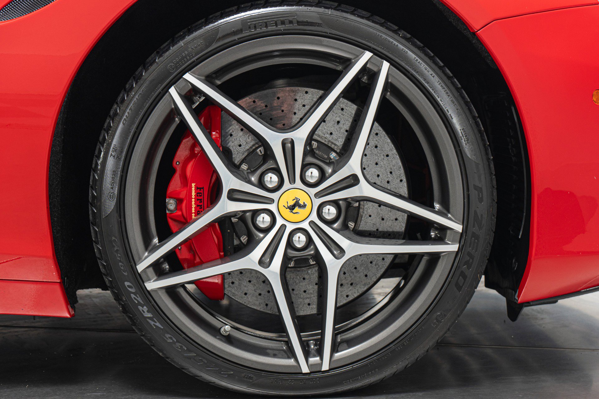 Used 2016 Ferrari California T image 37