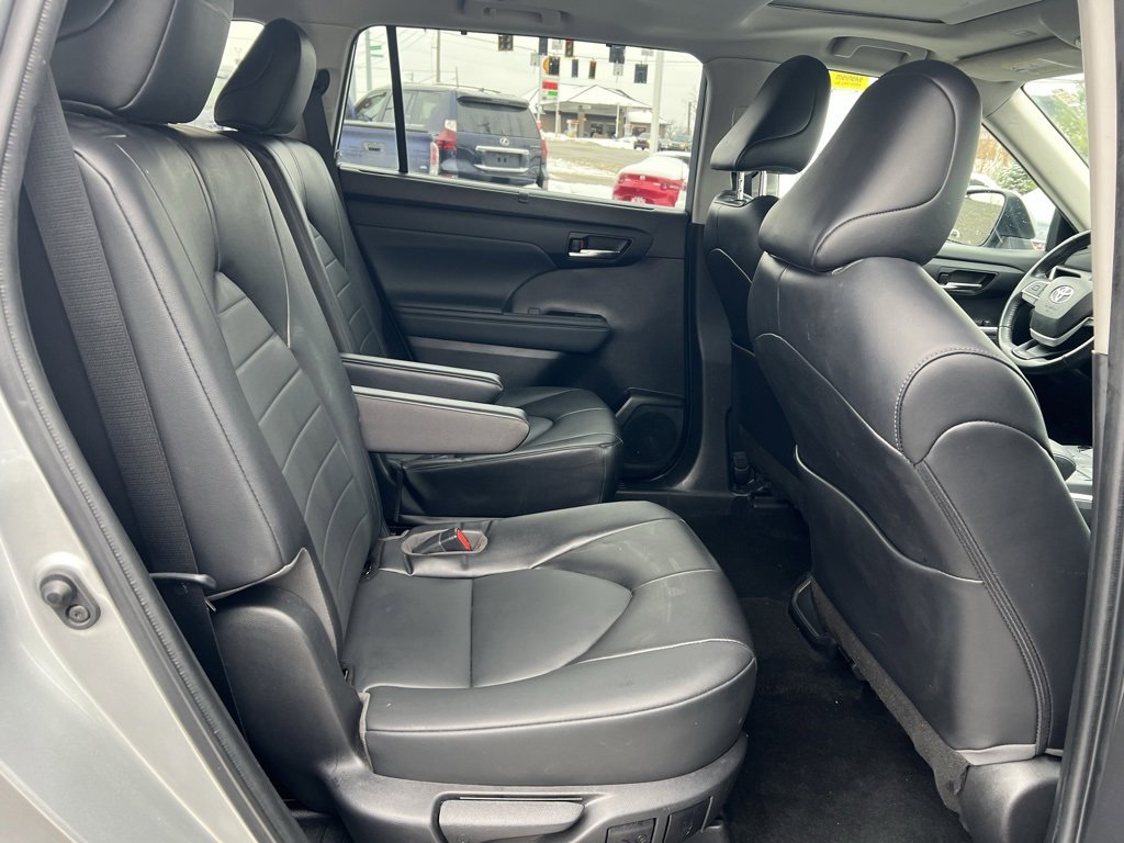Used 2022 Toyota Highlander XLE image 21