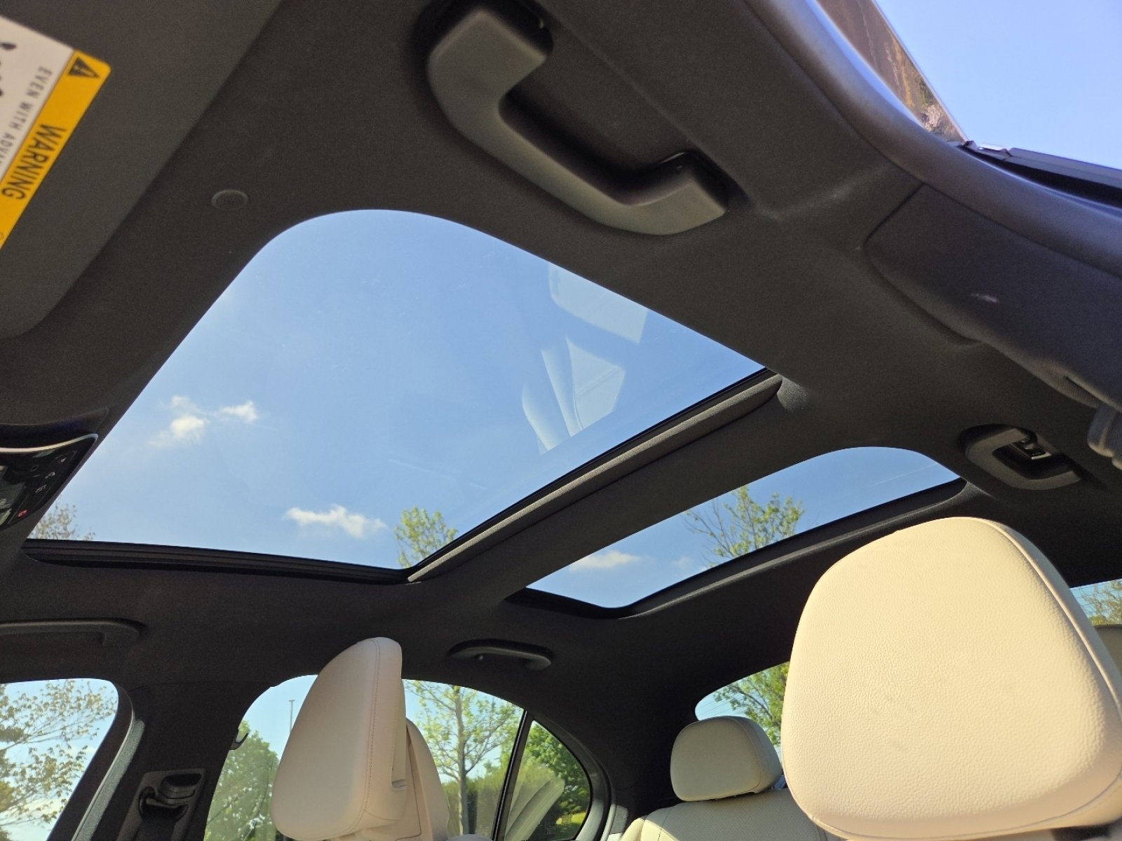 Used 2023 Mercedes-Benz C 300 4MATIC Sedan image 3