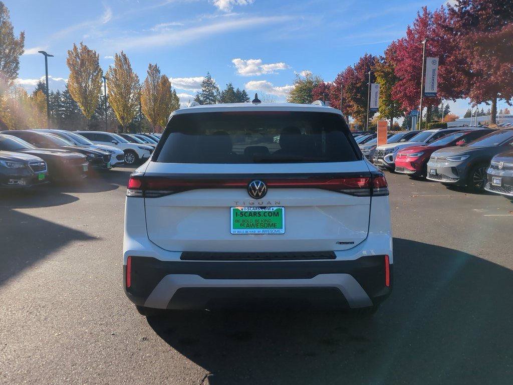 Used 2025 Volkswagen Tiguan S AWD/4WD image 7