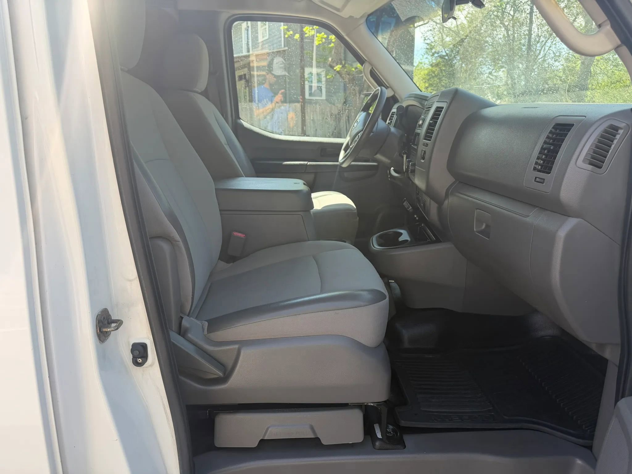 Used 2012 Nissan NV 3500 SV w/ Side Curtain Airbag Pkg image 14