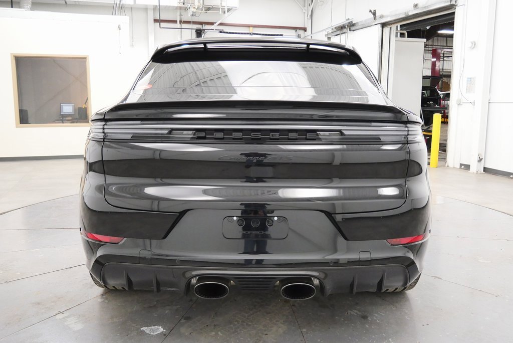 Used 2025 Porsche Cayenne GTS image 6