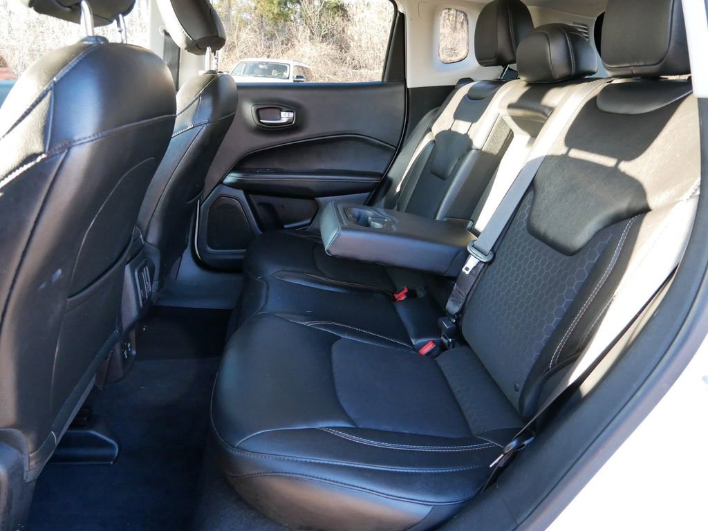 Used 2018 Jeep Compass Latitude w/ Popular Equipment Group image 11