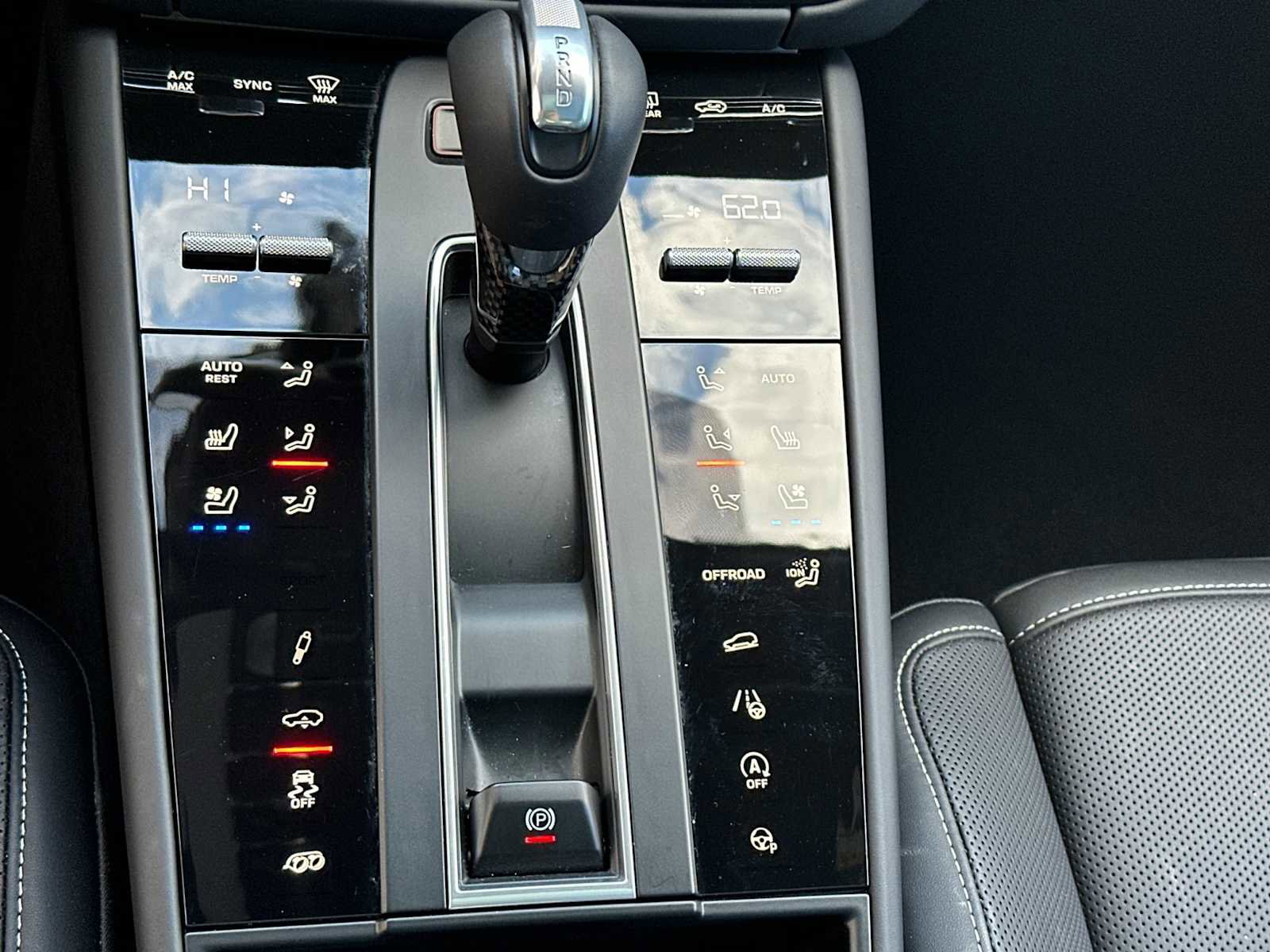 Used 2025 Porsche Macan GTS image 22