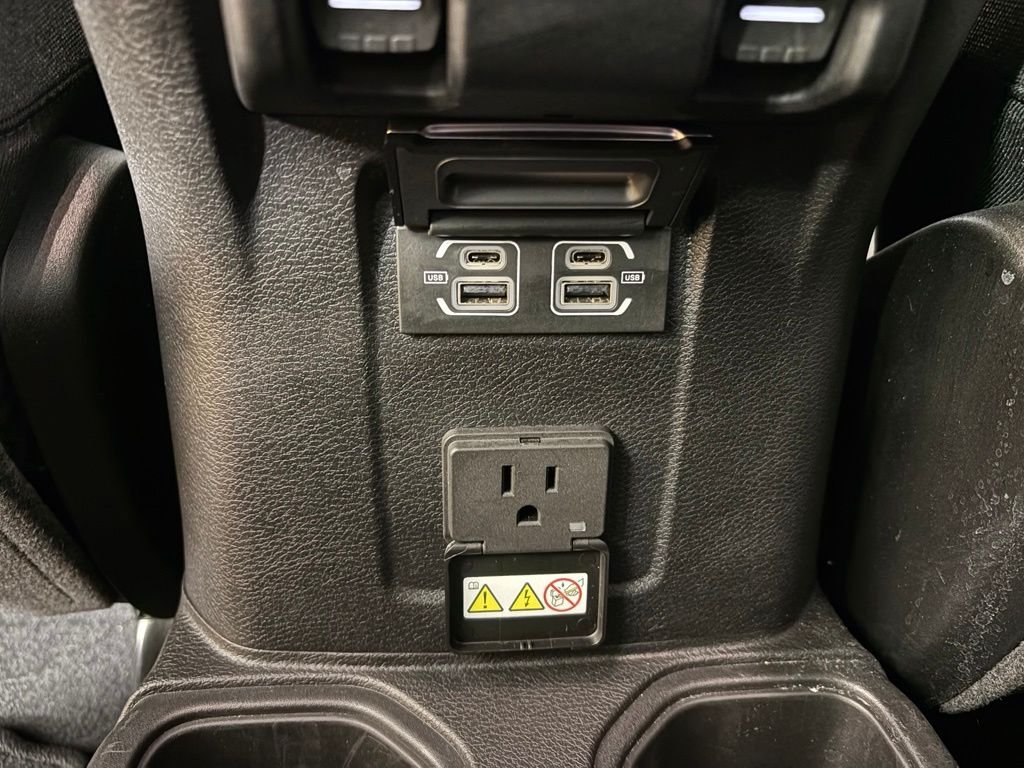 Used 2024 Jeep Wrangler Unlimited Rubicon w/ Technology Group AWD/4WD image 33