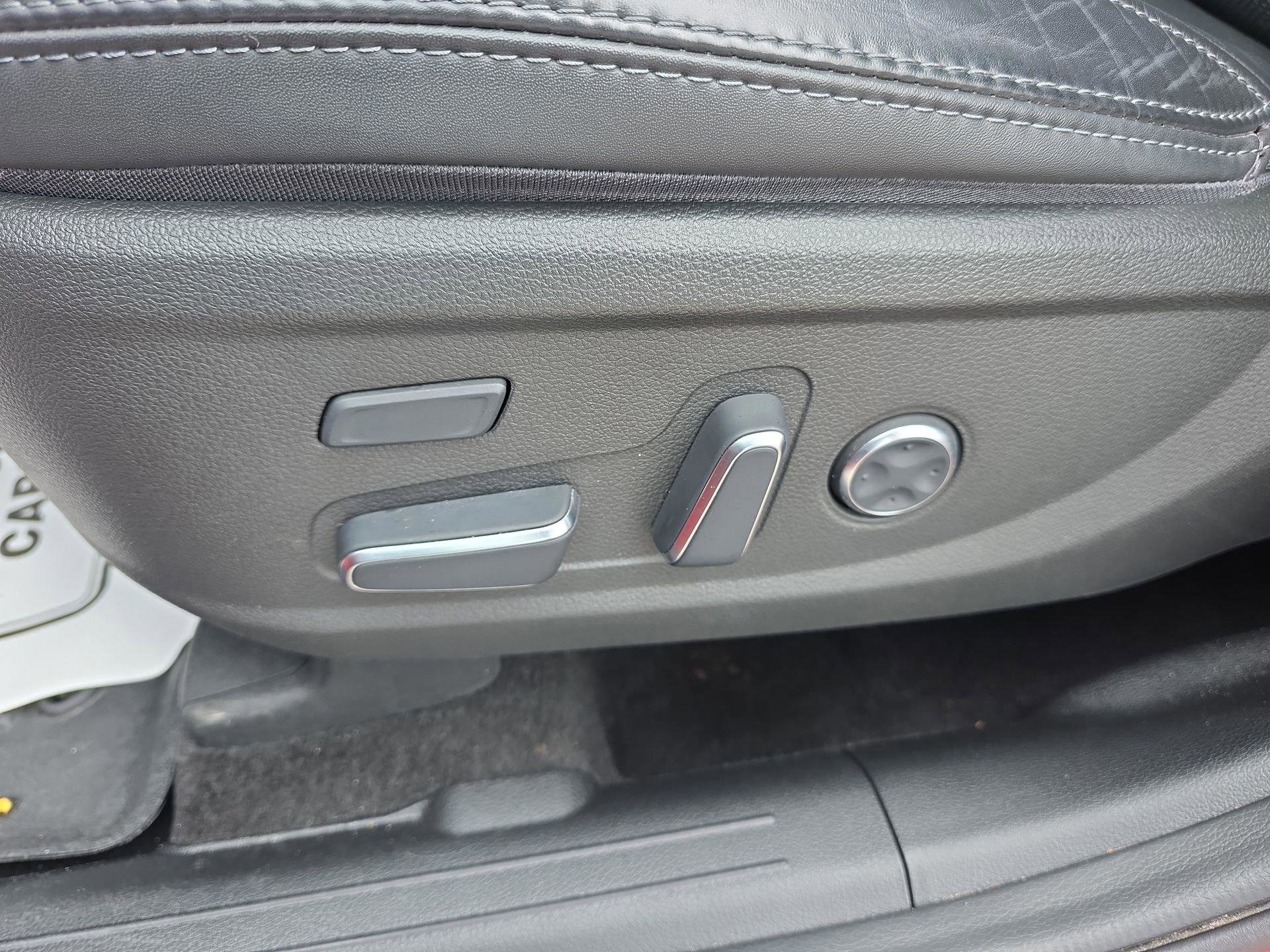 Used 2023 Hyundai Santa Fe Calligraphy image 23