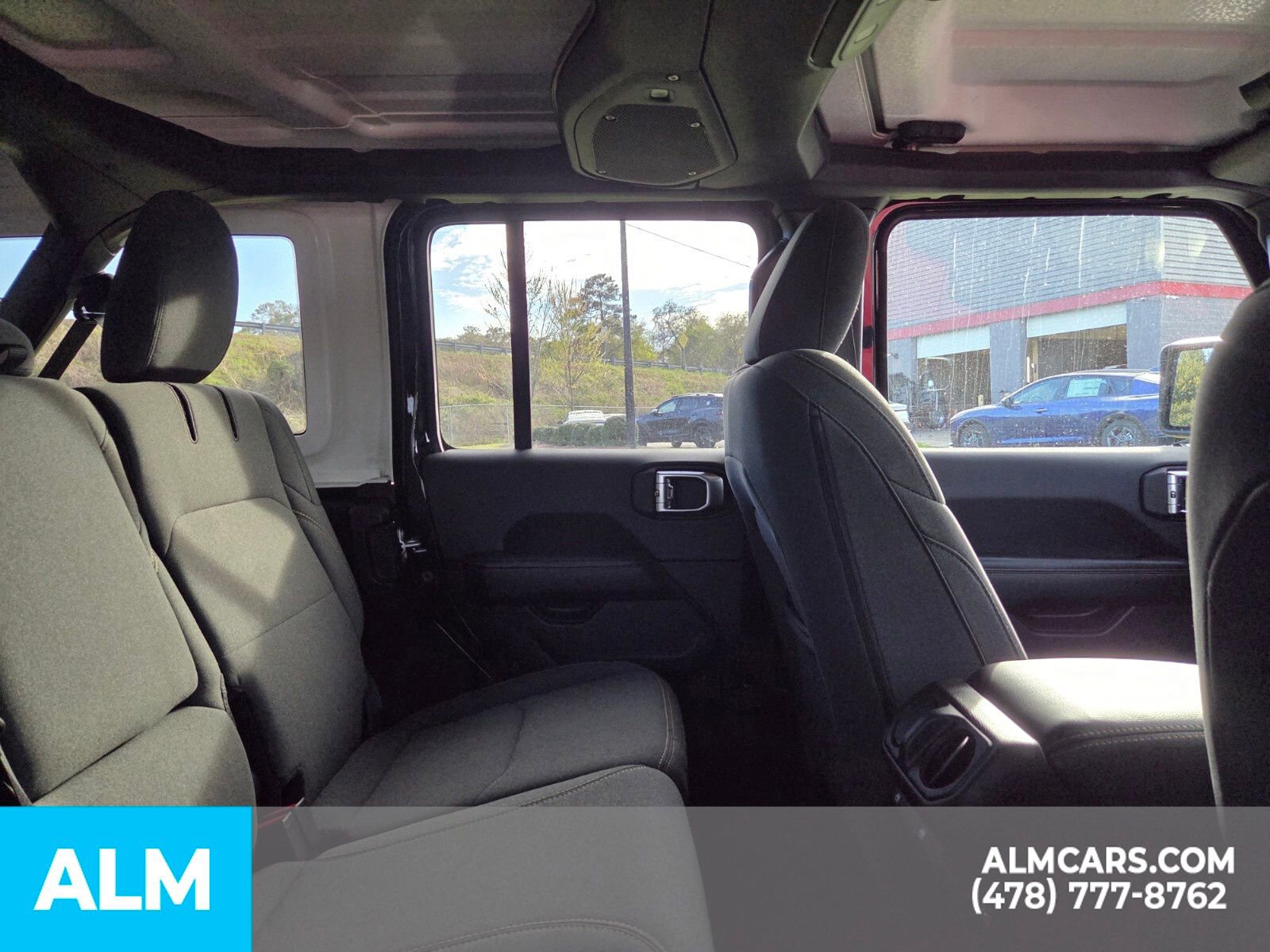 Used 2025 Jeep Wrangler Unlimited Sahara w/ Safety Group image 22