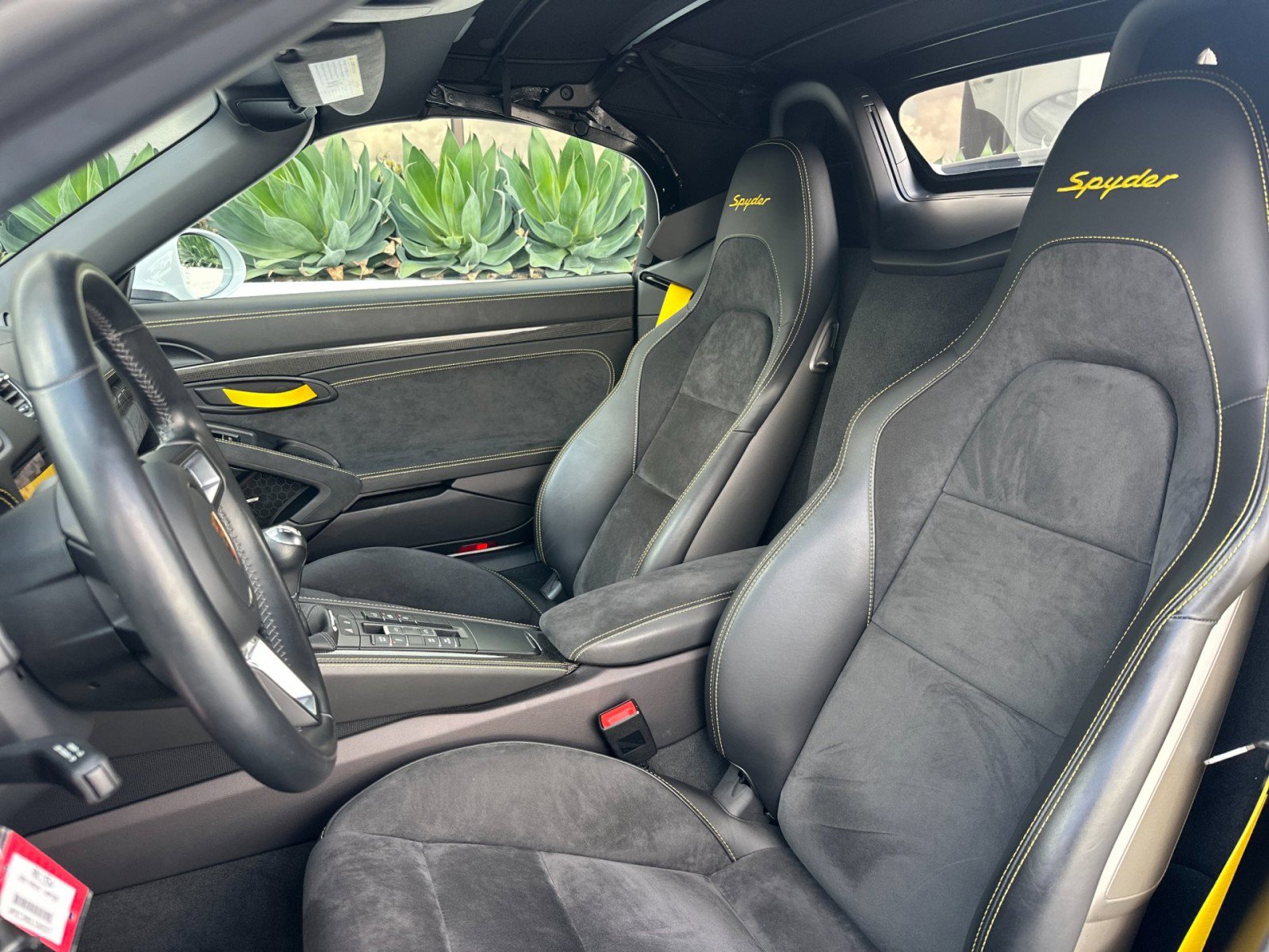 Used 2020 Porsche 718 Boxster Spyder RWD image 5