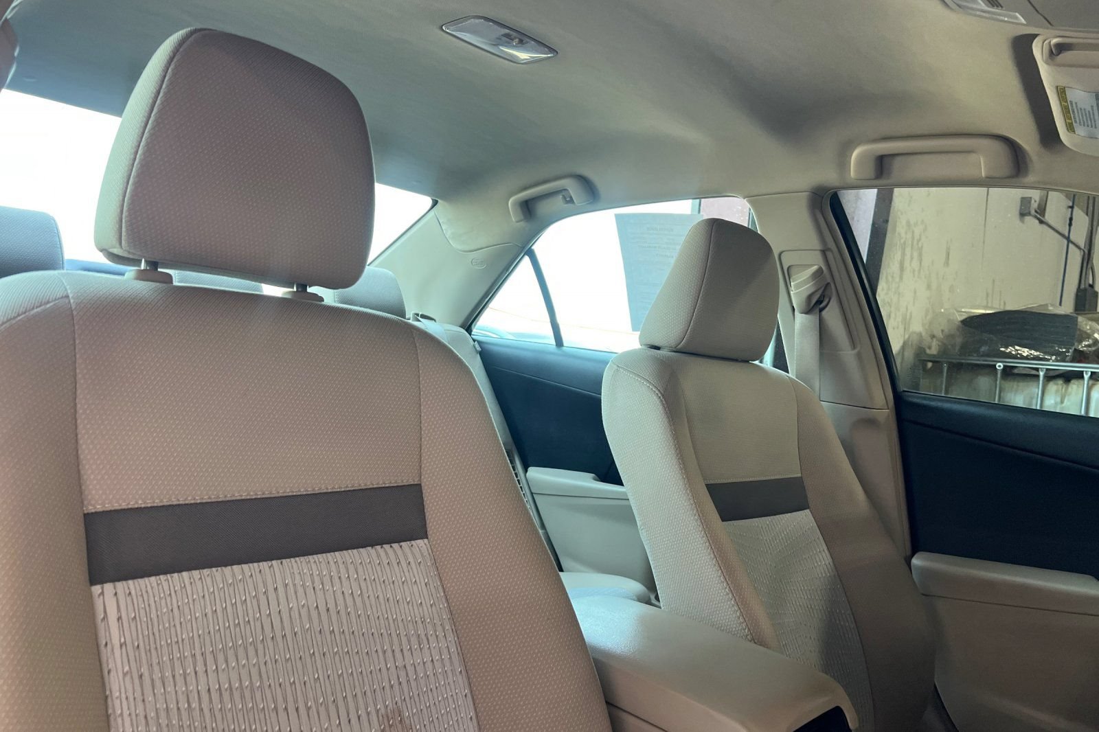 Used 2014 Toyota Camry LE FWD image 17