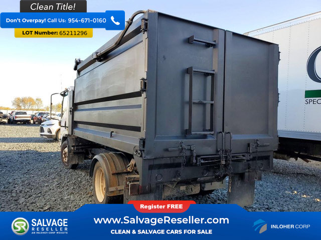 Used 2018 Isuzu NPR RWD image 3