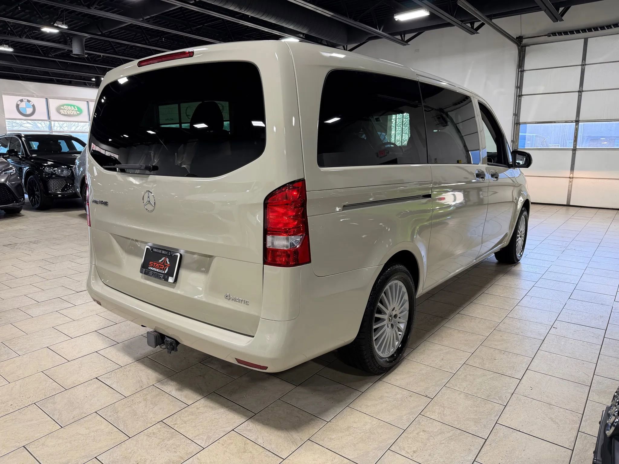 Used 2019 Mercedes-Benz Metris Passenger image 9